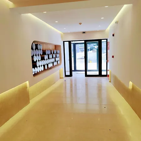 E N A East Gate Living Apartment *